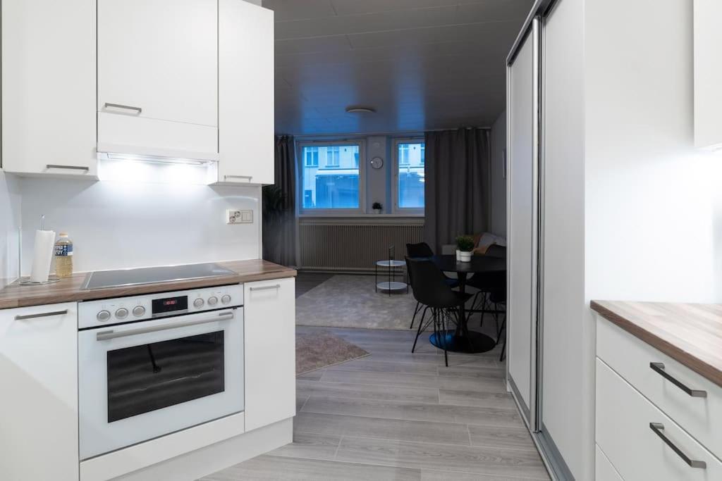 Cozy Roomy Studio Flat Next To Tram Stop @ Kallio Helsinki Exterior foto